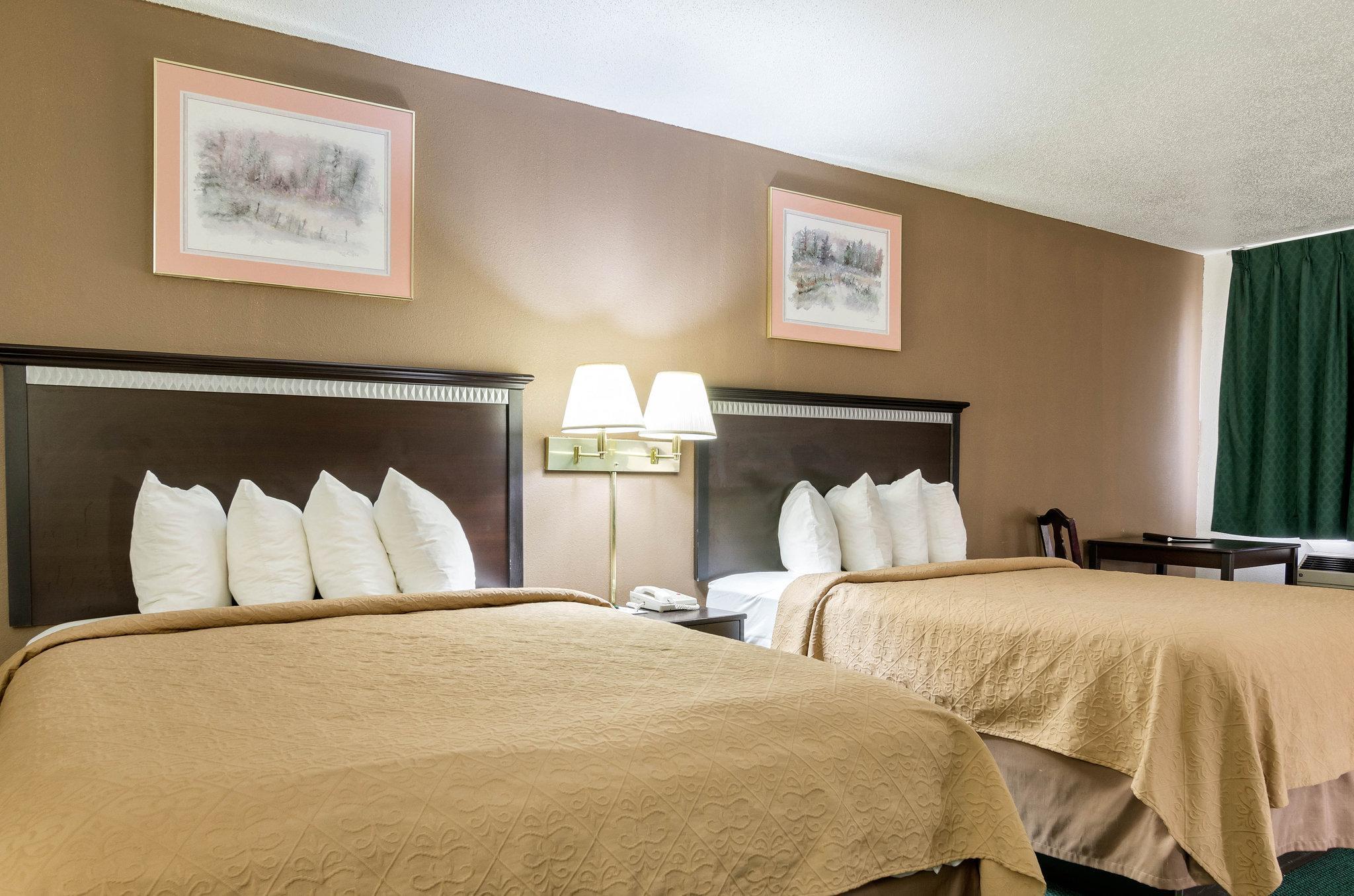 Colby Inn And Suites Esterno foto