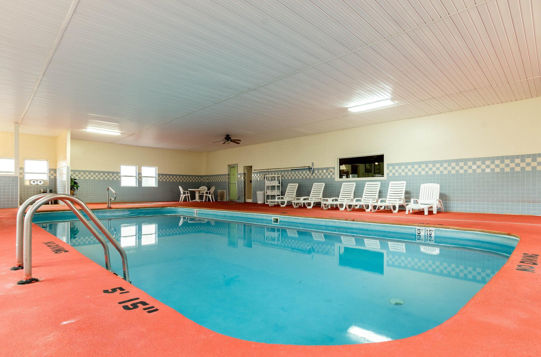 Colby Inn And Suites Esterno foto