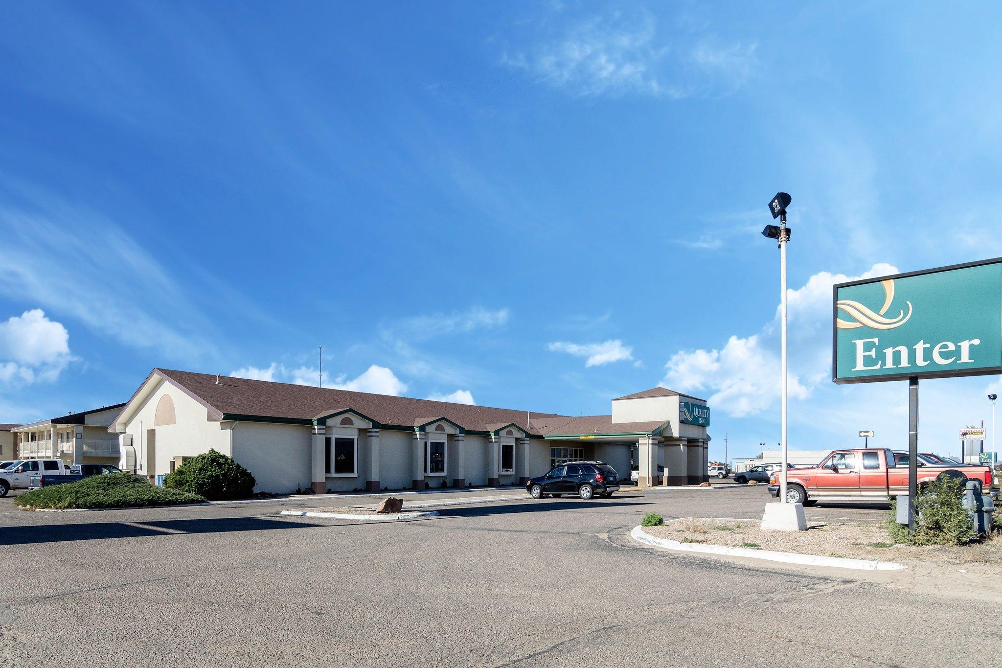 Colby Inn And Suites Esterno foto