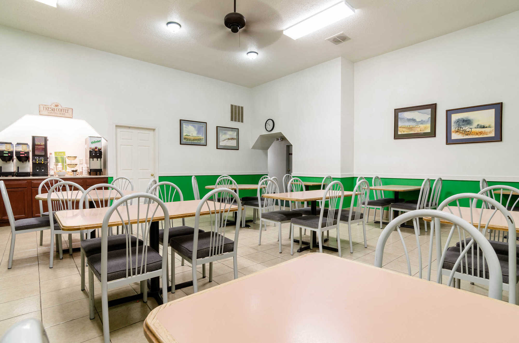 Colby Inn And Suites Servizi foto